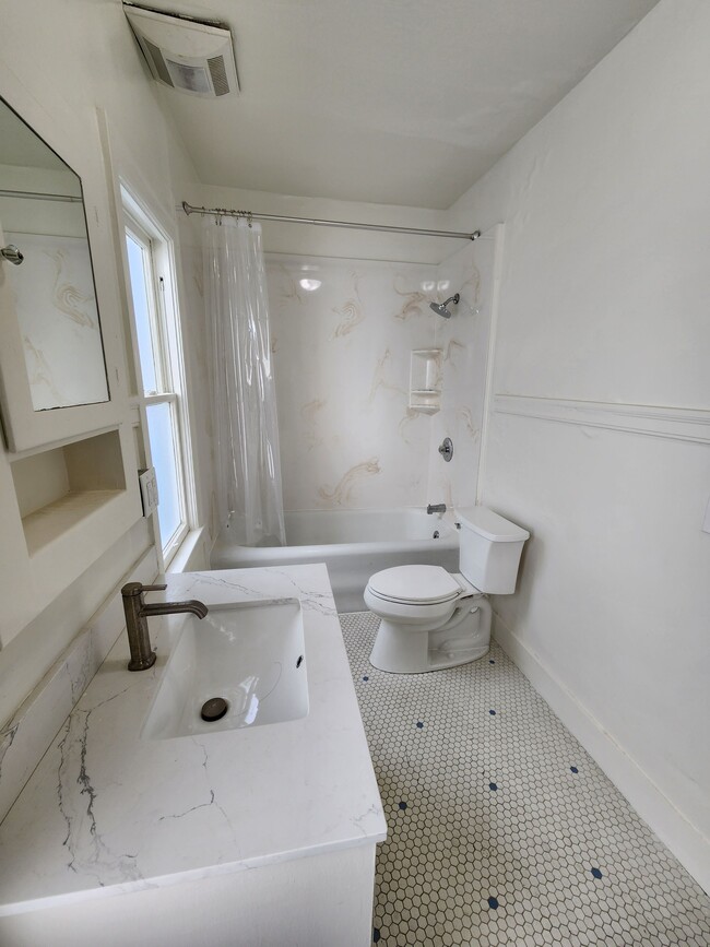 1766 Walnut St, Unit 1766 in Berkeley, CA - Building Photo - Building Photo