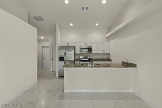 4538 SW 8th Pl in Cape Coral, FL - Foto de edificio - Building Photo