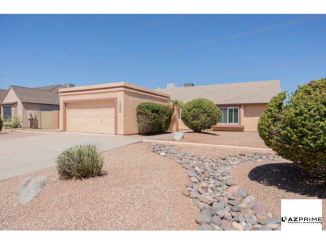 1540 E Divot Dr in Tempe, AZ - Building Photo - Building Photo