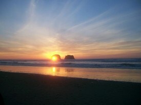 313 N Pacific St in Rockaway Beach, OR - Building Photo