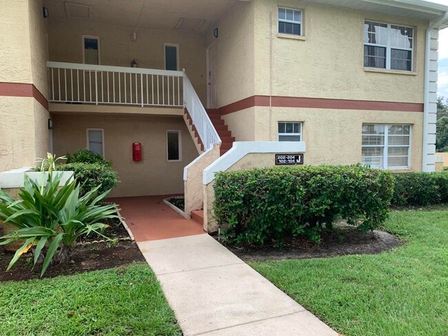 property at 1542 SE Royal Green Cir