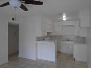 7812 N Laurelglen Blvd in Bakersfield, CA - Building Photo - Building Photo