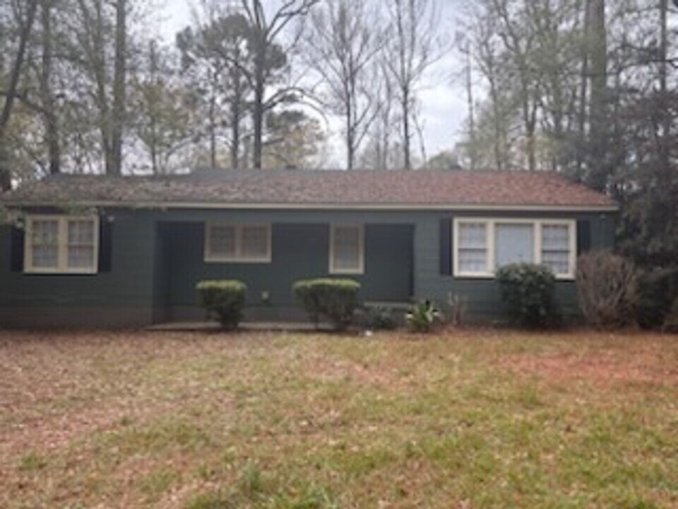 196 N Sunset Terrace in Jackson, MS - Building Photo