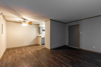 Spanish Range in Mesquite, TX - Building Photo - Interior Photo