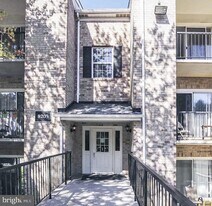 8205 Whispering Oaks Way, Unit 304 in Gaithersburg, MD - Building Photo