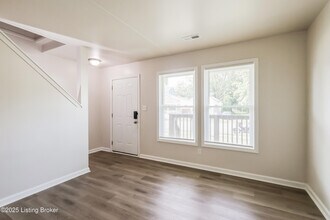 2541 Rowan St in Louisville, KY - Building Photo - Building Photo