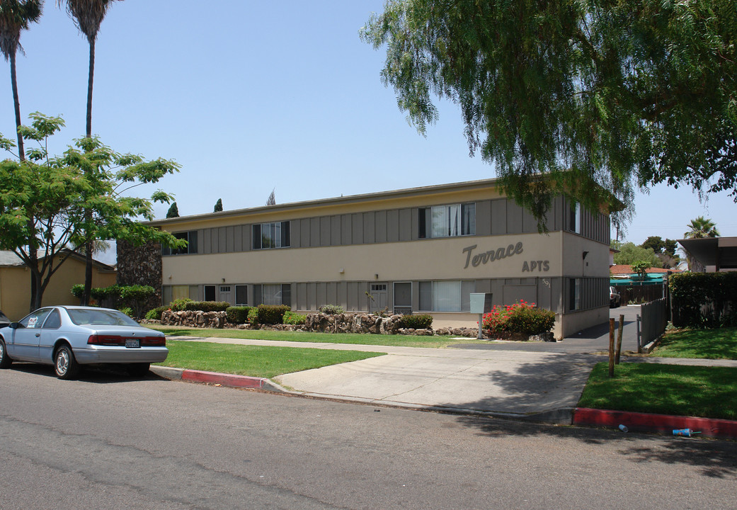 Terrace Apartments in Chula Vista, CA - Foto de edificio