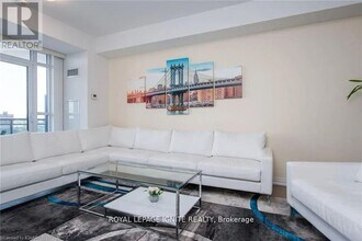 155 Caroline St S in Waterloo, ON - Building Photo - Building Photo