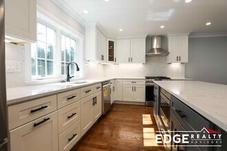 25 Molloy St in Watertown, MA - Foto de edificio - Building Photo