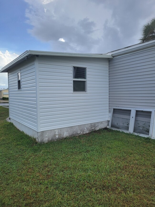 6450 Floral Ct in North Port, FL - Building Photo - Building Photo