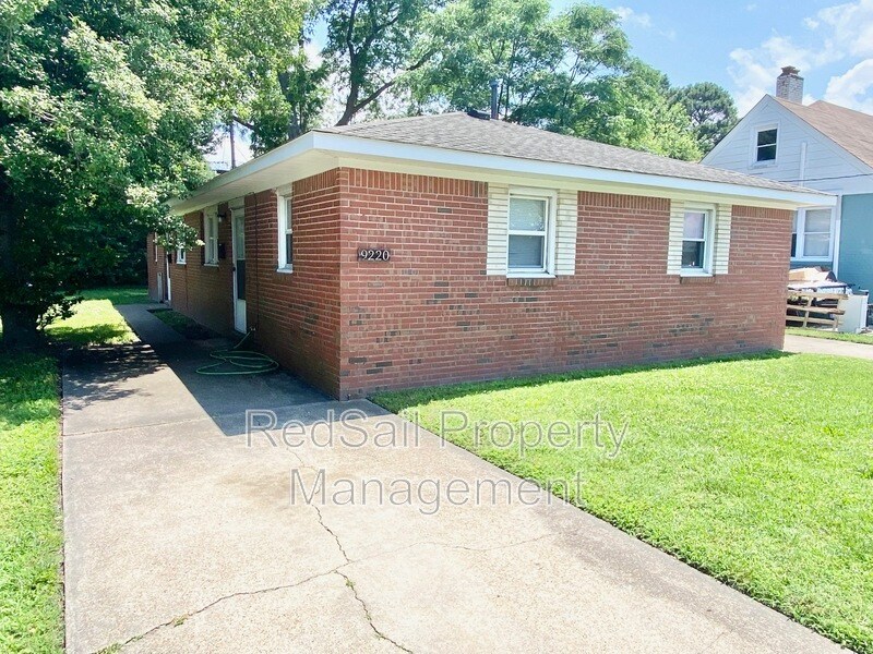 9220 Rippard Ave in Norfolk, VA - Building Photo