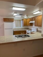 2687 Calle de Mercado, Unit #B in Bullhead City, AZ - Foto de edificio - Building Photo
