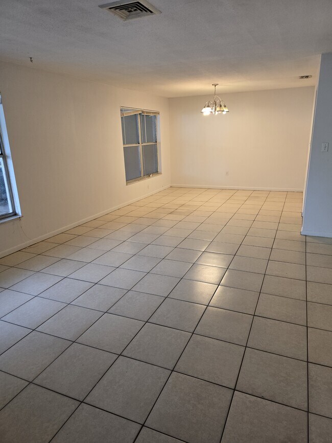 1414 N Saturn Ave in Clearwater, FL - Building Photo - Building Photo