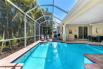 2817 SW 42nd Ln in Cape Coral, FL - Foto de edificio - Building Photo