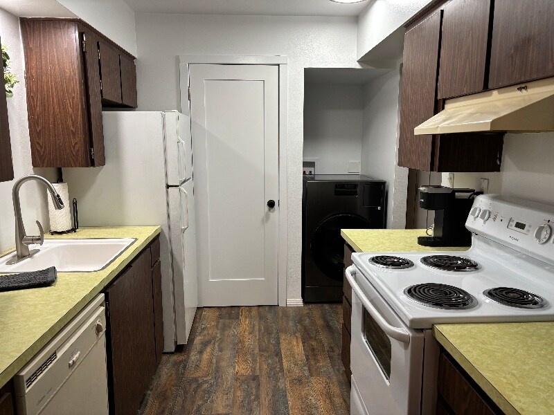 308 W 6th St in The Dalles, OR - Building Photo