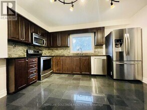 909 Ferndale Crescent in Newmarket, ON - Building Photo - Building Photo