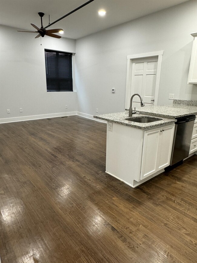 545 Valley Brook Ave in Lyndhurst, NJ - Building Photo - Building Photo