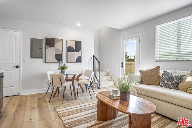 10035 S Western Ave in Los Angeles, CA - Building Photo - Building Photo