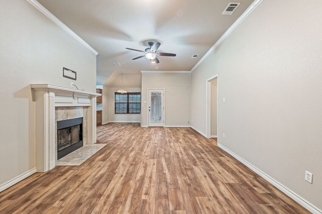 1711 Sully Ct in Stephenville, TX - Building Photo