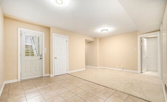 55 Peikoff Cres in Ottawa, ON - Building Photo