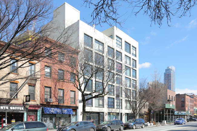 333 Atlantic Avenue in Brooklyn, NY - Foto de edificio - Building Photo