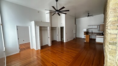 201 N Hamilton St in Saginaw, MI - Foto de edificio - Building Photo