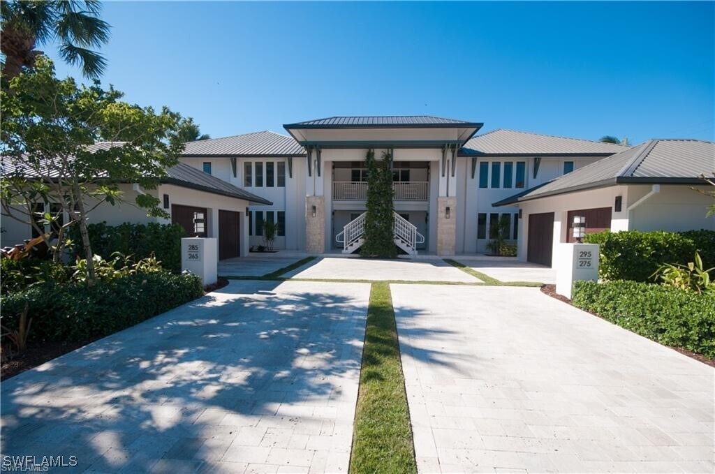 285 5th Ave S in Naples, FL - Foto de edificio