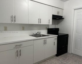 5700 NW 5th Ave in Miami, FL - Building Photo - Building Photo