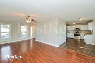 1930 Whirlaway Cir in Clarksville, TN - Foto de edificio - Building Photo