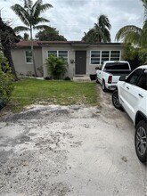 2326 Harding St in Hollywood, FL - Building Photo - Building Photo
