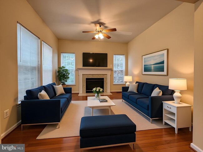 10168 Elgin Way in Linton Hall, VA - Building Photo - Building Photo