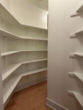 7301 Oberon St in Austin, TX - Foto de edificio - Building Photo