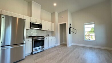 3680 Broad St in San Luis Obispo, CA - Building Photo - Building Photo