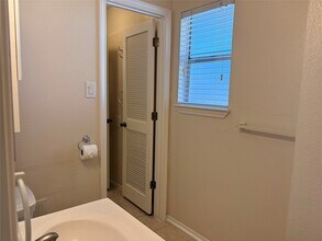 1007 Stoneleigh Ct in Tomball, TX - Building Photo - Building Photo