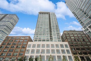 701 S Wells St in Chicago, IL - Building Photo