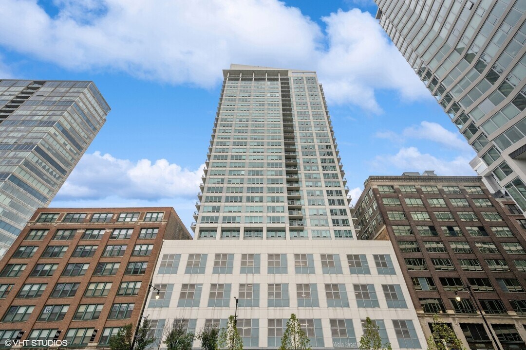 701 S Wells St in Chicago, IL - Building Photo