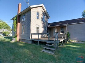 1021 N 5th St in Niles, MI - Building Photo