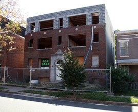 732 Lamont St NW in Washington, DC - Building Photo - Building Photo