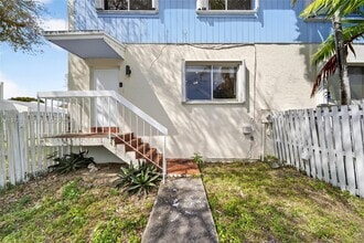 10274 SW 222nd St in Cutler Bay, FL - Building Photo - Building Photo