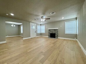 906 N 8th St in Rogers, AR - Building Photo - Building Photo