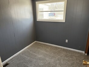 3625 S Douglas Ave in Springfield, IL - Foto de edificio - Building Photo