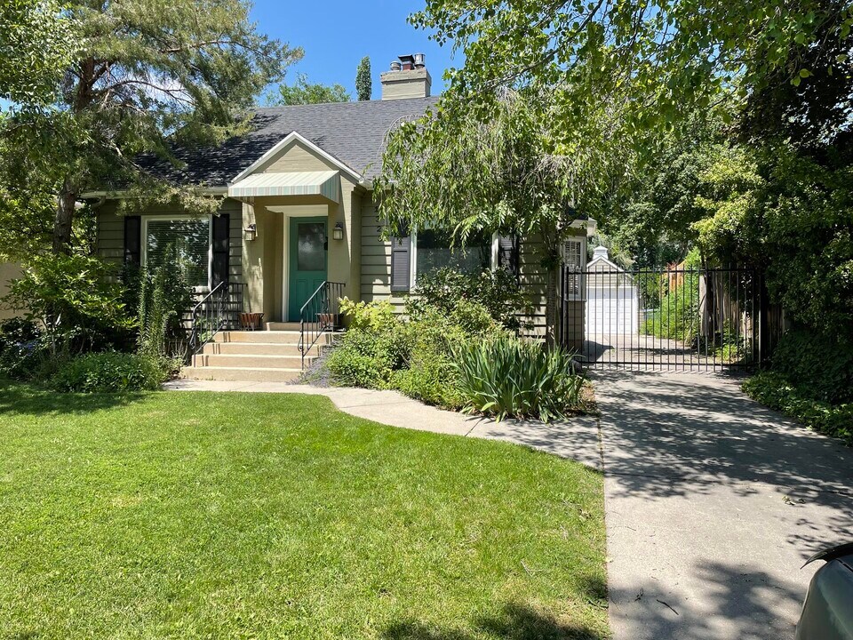 1323 Logan Ave S in Salt Lake City, UT - Building Photo