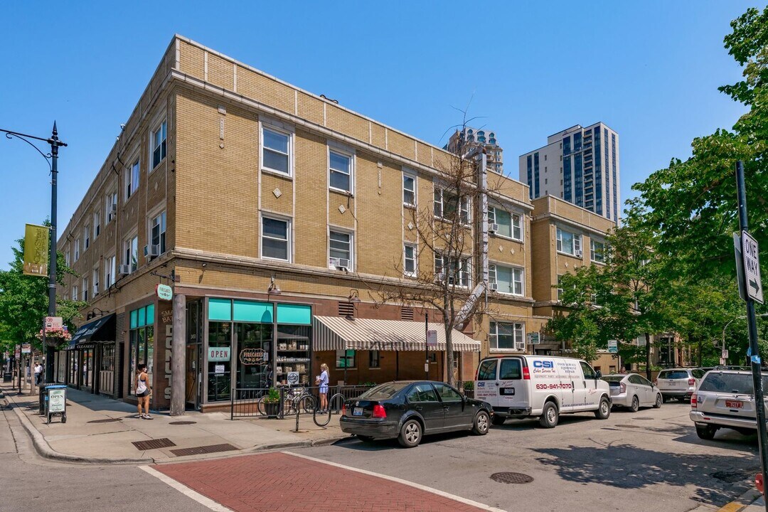 444 W Arlington Pl-Unit -2 in Chicago, IL - Building Photo