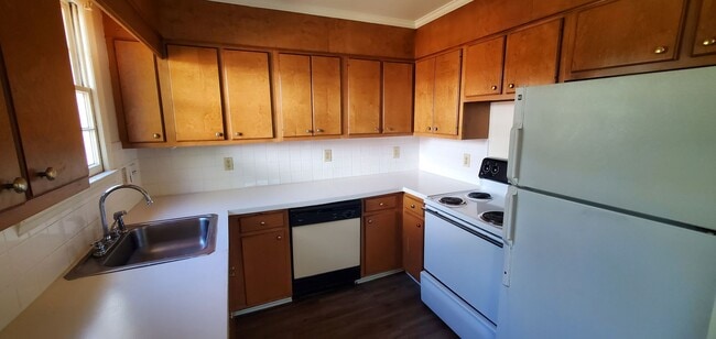 1506 Woodmere Dr in Greensboro, NC - Building Photo - Building Photo