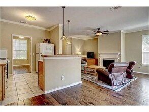 2605 N Locust St in Denton, TX - Building Photo - Building Photo