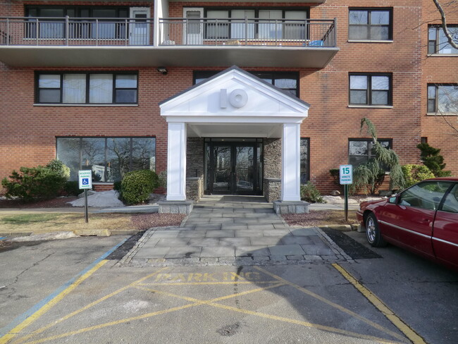 10 Ocean Blvd in Atlantic Highlands, NJ - Building Photo - Building Photo