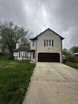 9911 Parkview Ave in Kansas City, KS - Building Photo