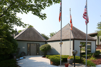 American Colony in Greenfield, WI - Foto de edificio - Building Photo