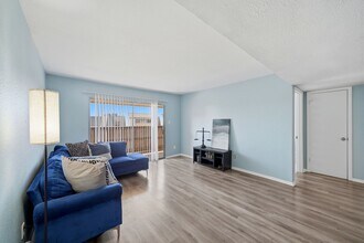 8523 Hearth Dr in Houston, TX - Foto de edificio - Building Photo