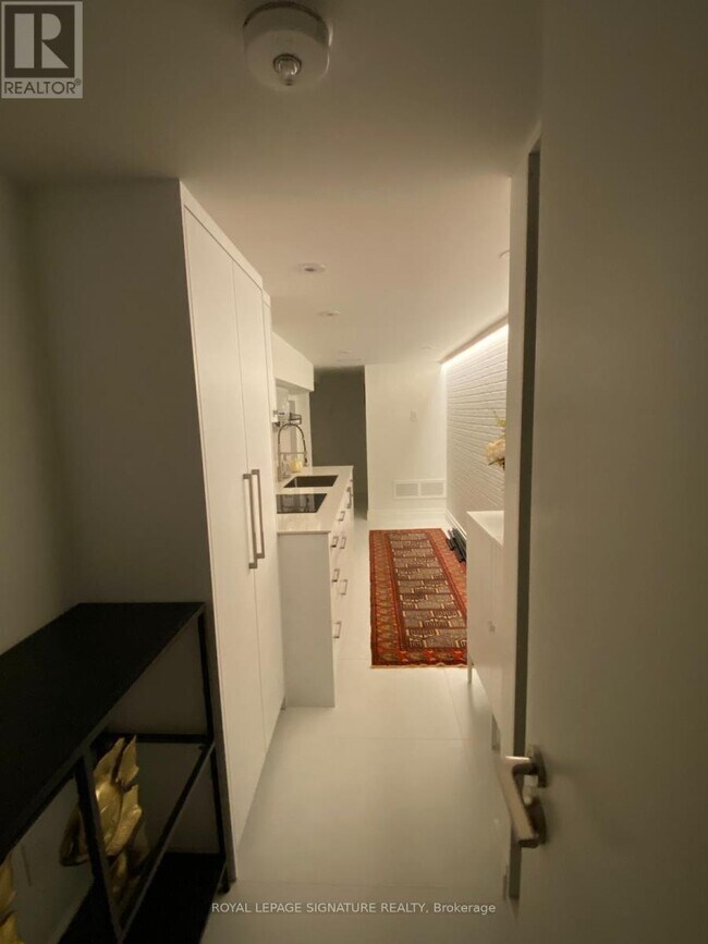 19 Teddington Park Ave in Toronto, ON - Building Photo - Building Photo